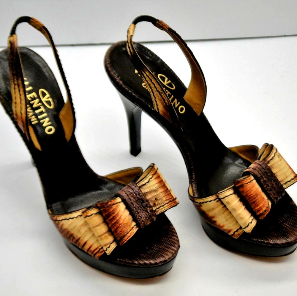 Valentino Garavani Womens Pumps